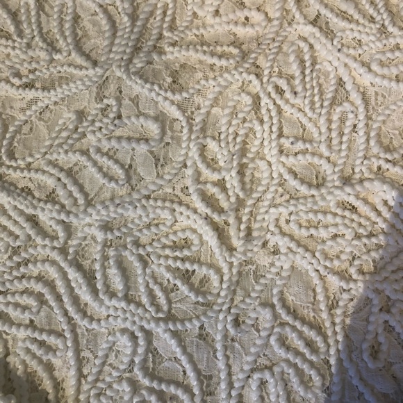 ✨✨Forever 21 lace sweater ✨✨ - Picture 3 of 4